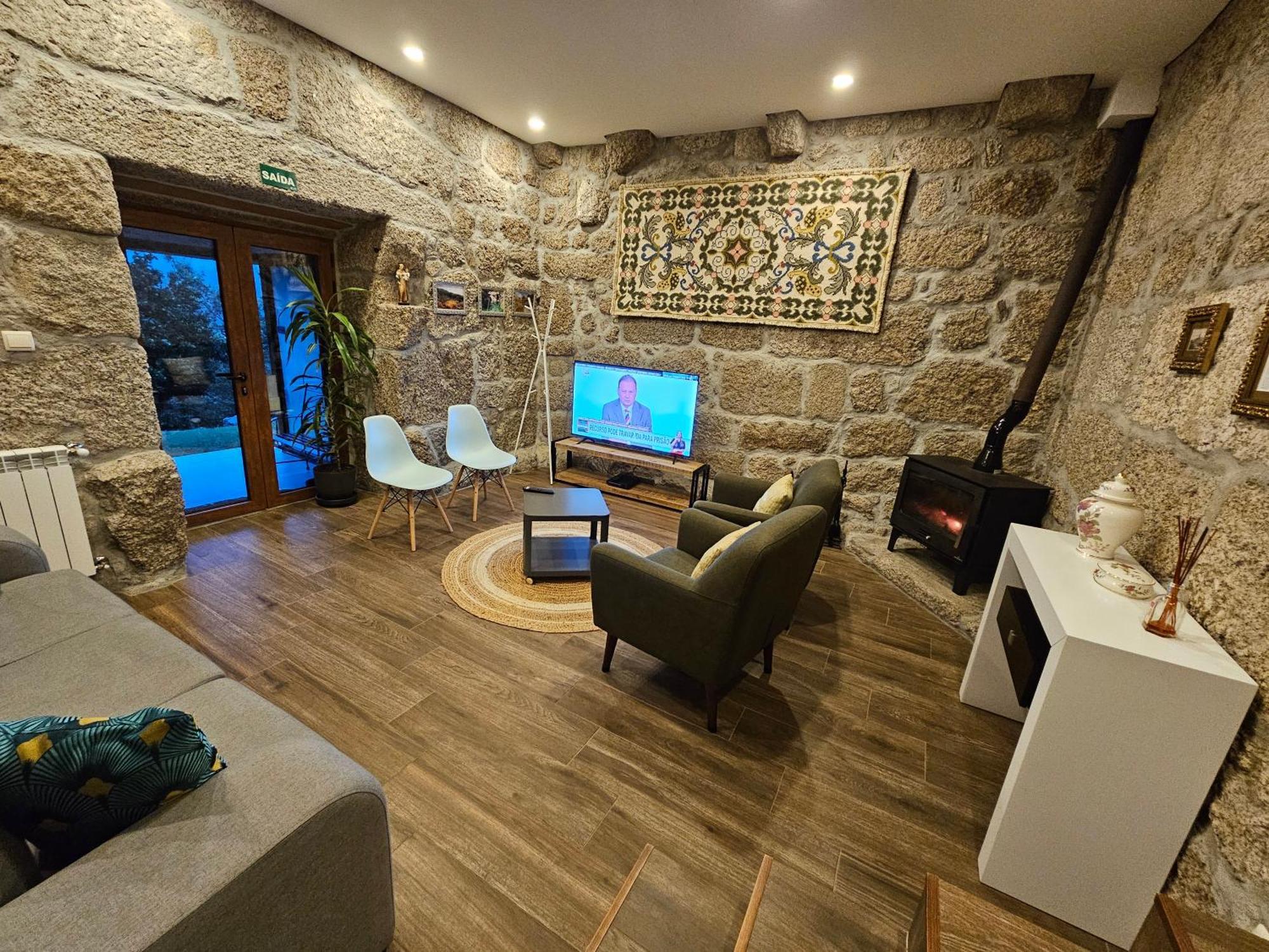 Quinta Da Casa Dos Santos - Inside Geres Guest House Bagian luar foto